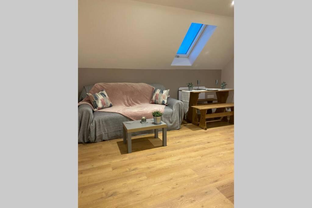 Prospect Perch - Studio Apartment, Wells Εξωτερικό φωτογραφία